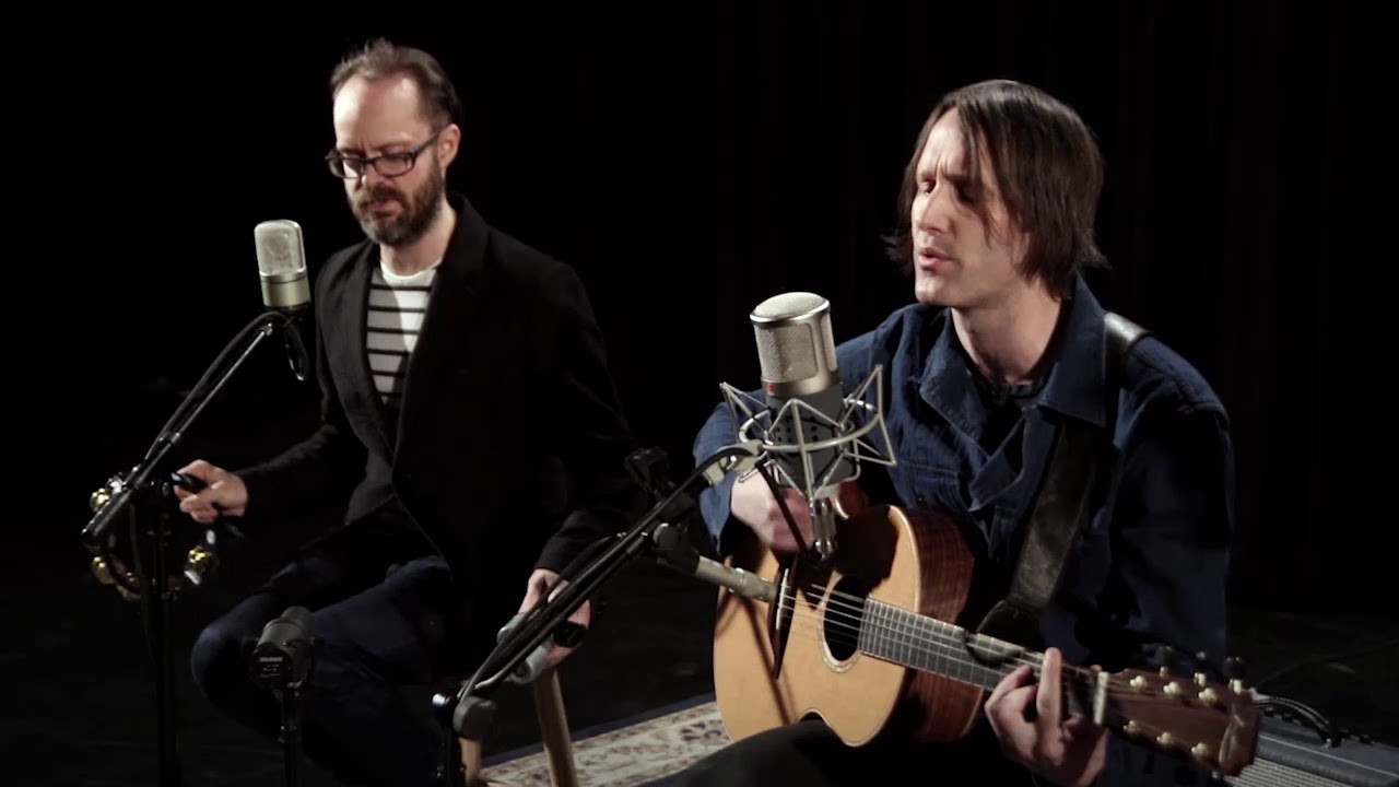 Ash performing a live session for Paste magazine